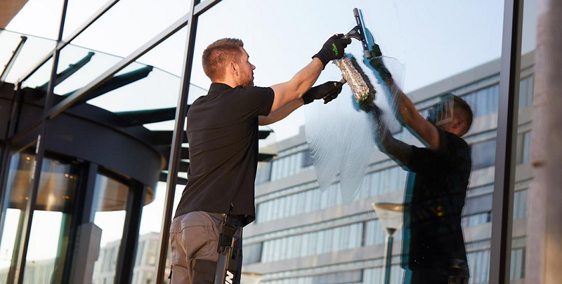 Say Goodbye to Streaks with Professional Window Cleaning