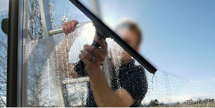 The Secret to Spotless Glass Every Homeowner Should Know