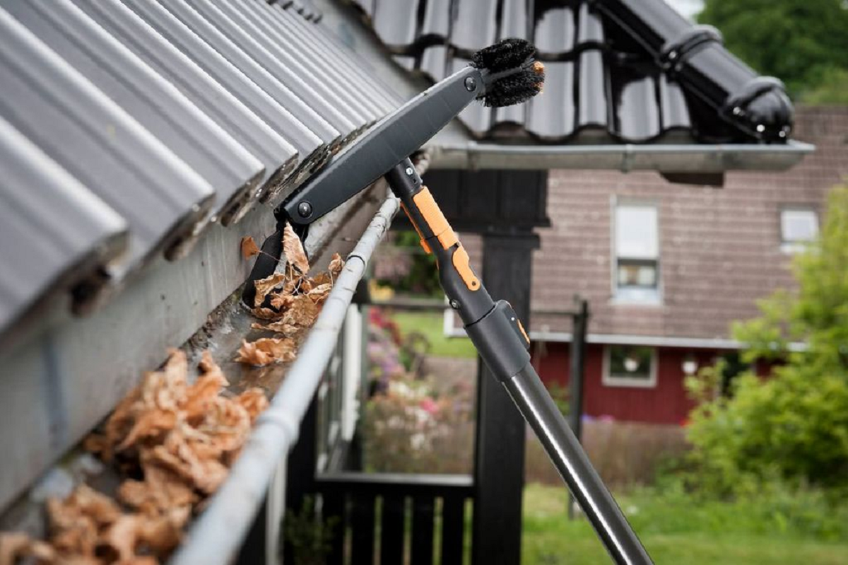 gutter cleaning